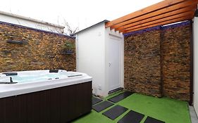Dainty House
